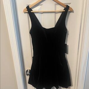 NWT City Vibe Elegant Black Velvet Dress Junior Size 7